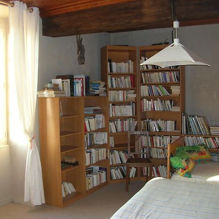 B&B Les Remparts Vouvant Chambre photo